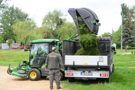 A fűnyírás ütemterve - itt dolgoznak a héten a Városgondnokság parkfenntartói